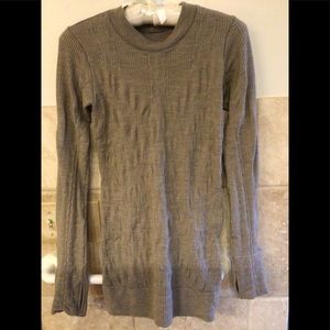 Athleta long sleeve top